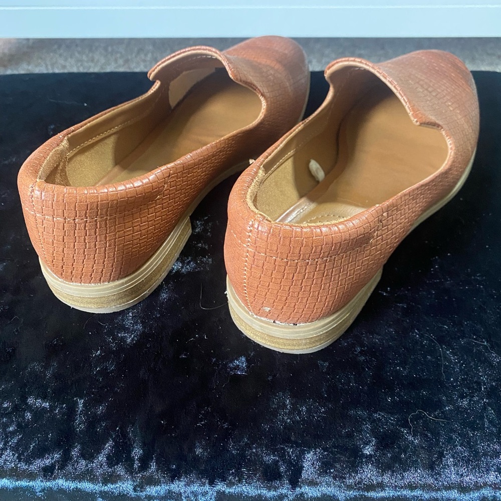 Universal Thread Camel Loafers - Picture 2 of 3